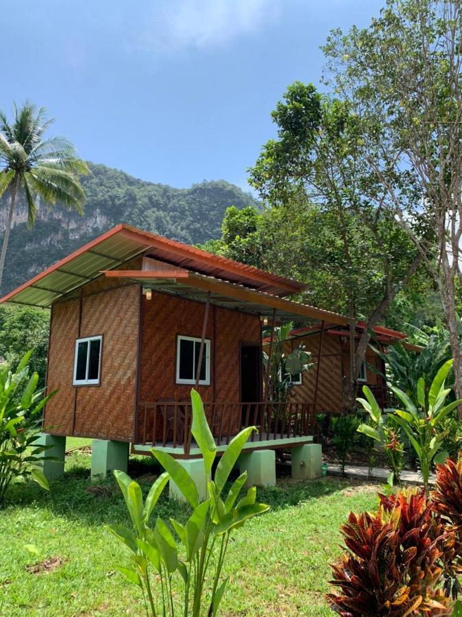 Khaosok Bamboo Huts Resort Khao Sok National Park Bagian luar foto