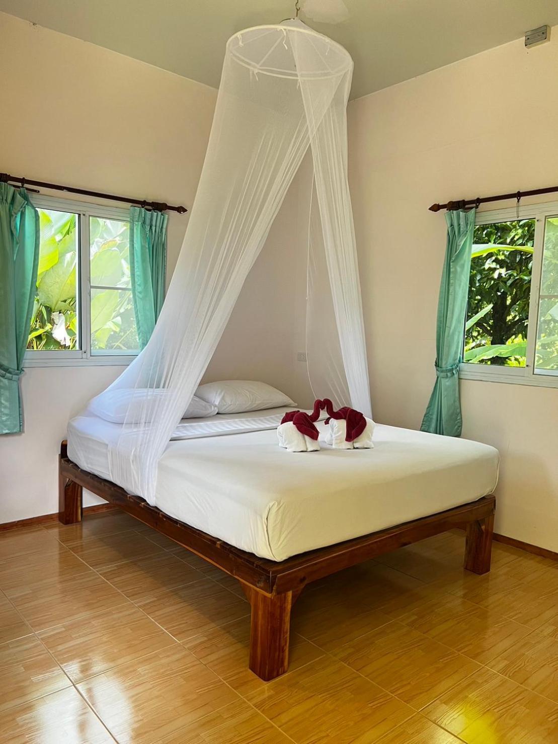 Khaosok Bamboo Huts Resort Khao Sok National Park Bagian luar foto