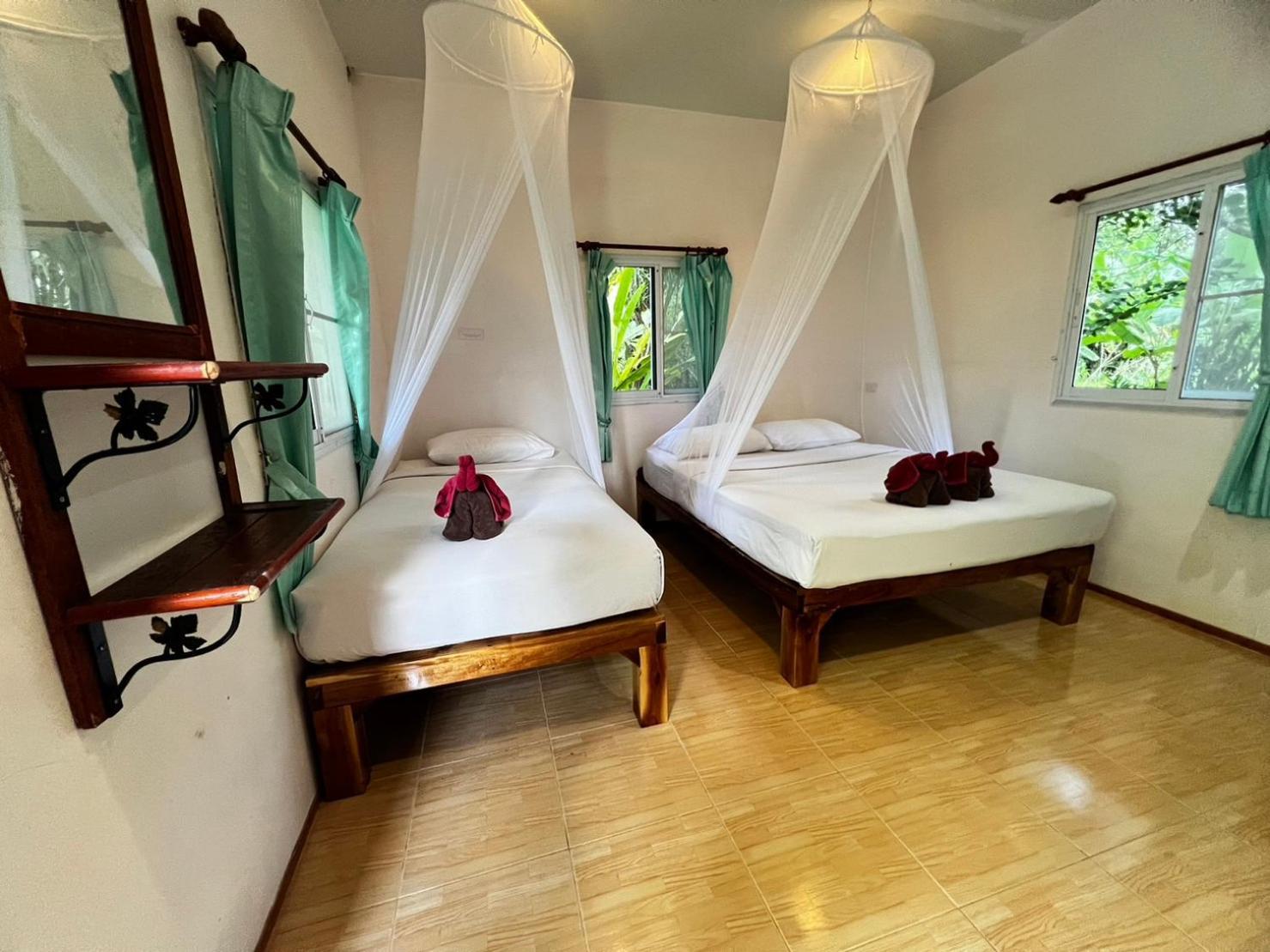 Khaosok Bamboo Huts Resort Khao Sok National Park Bagian luar foto