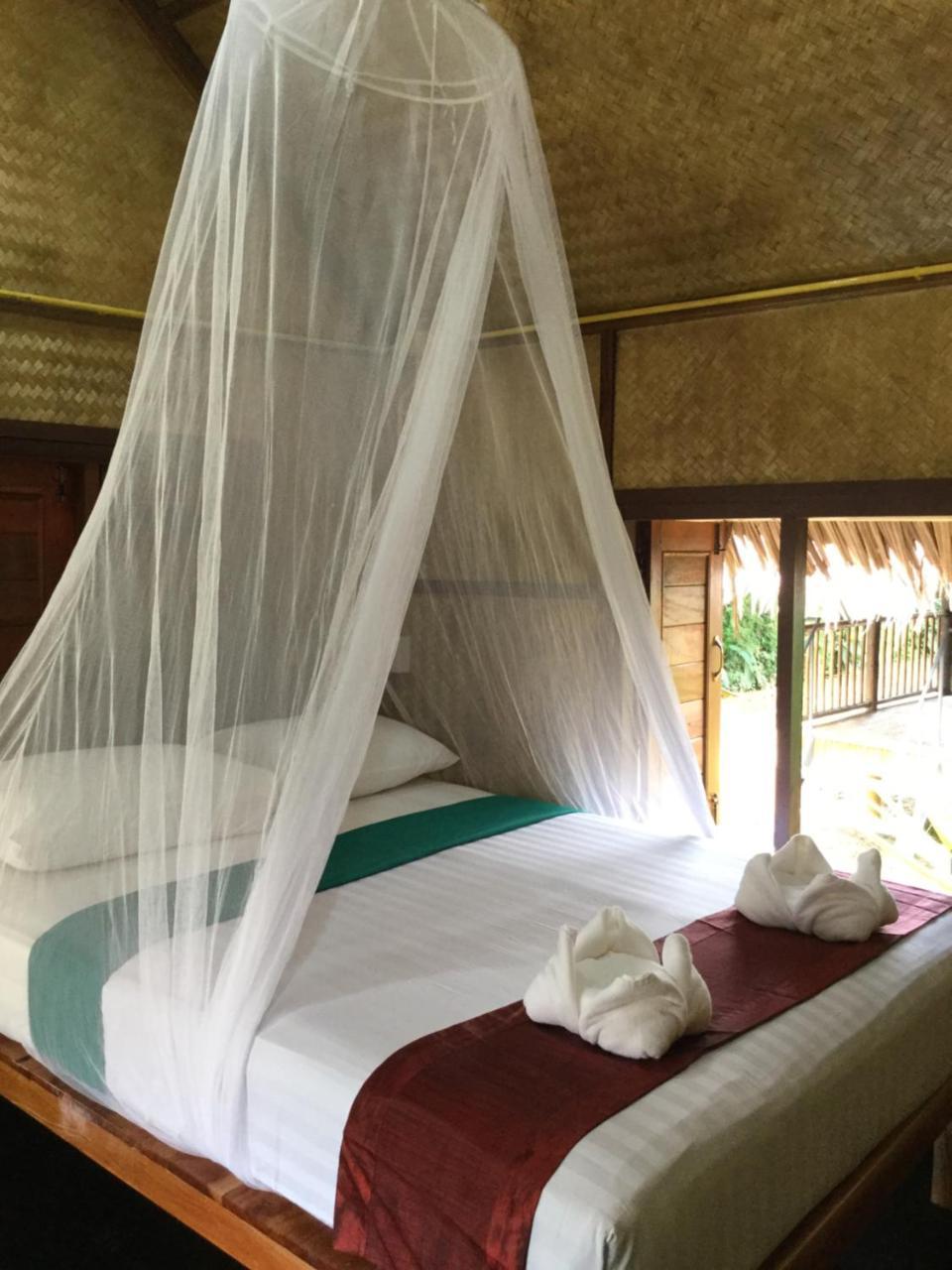 Khaosok Bamboo Huts Resort Khao Sok National Park Bagian luar foto