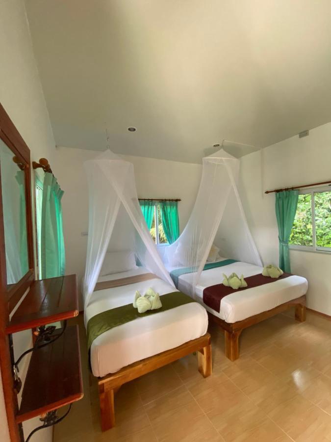 Khaosok Bamboo Huts Resort Khao Sok National Park Bagian luar foto