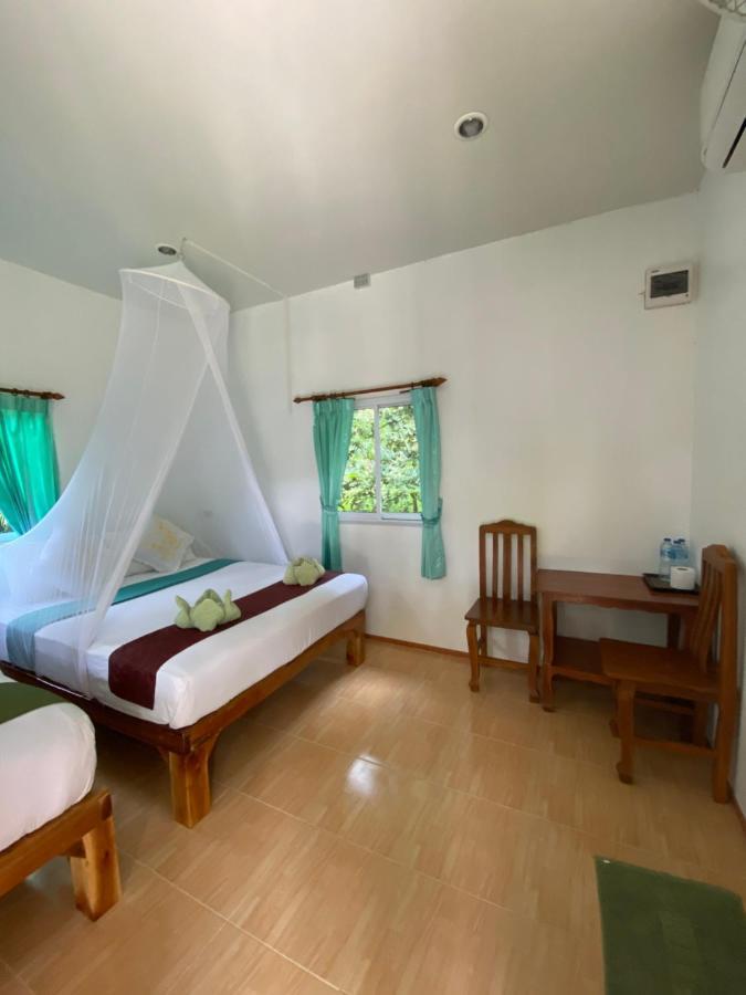 Khaosok Bamboo Huts Resort Khao Sok National Park Bagian luar foto