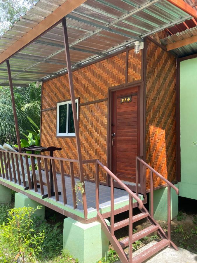 Khaosok Bamboo Huts Resort Khao Sok National Park Bagian luar foto